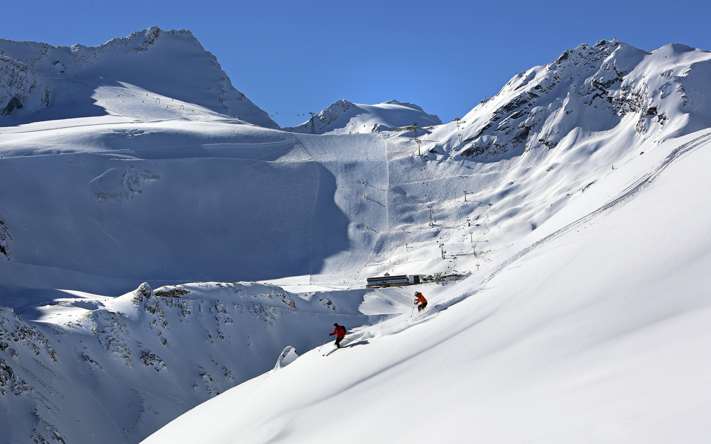 Ein Traum für jeden Skifahrer - das Gletscherskigebiet Sölden in Tirol.