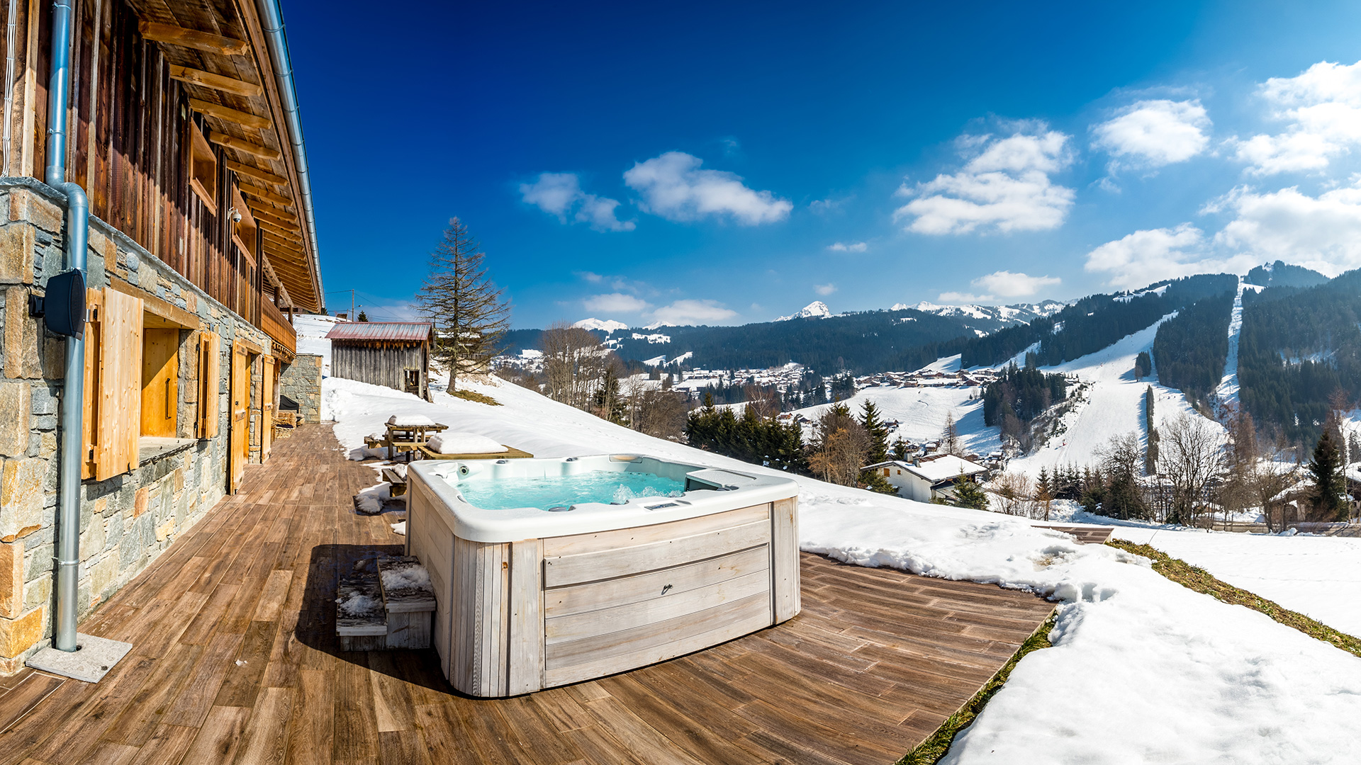 Chalet mit Whirlpool an der Skipiste